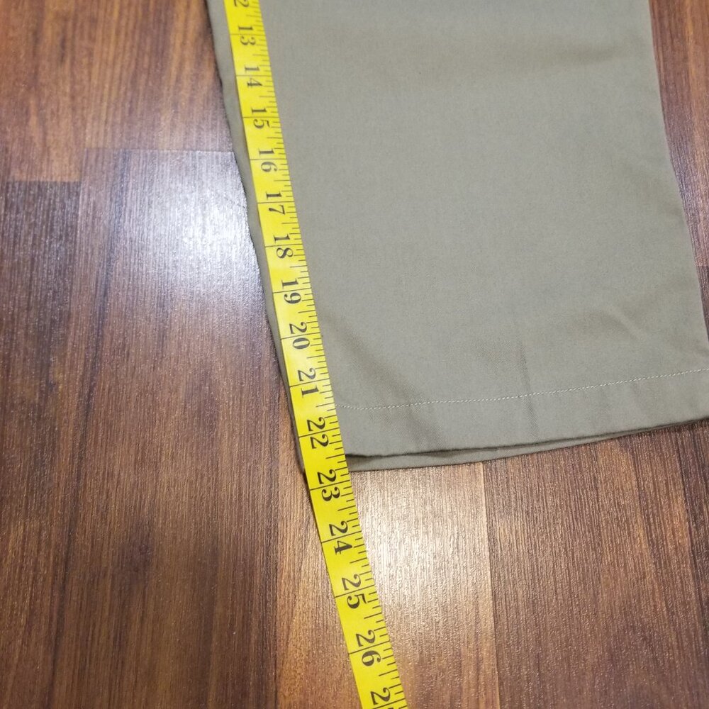 Ladies' L.L. Bean Cropped Khaki Chinos, Size 12 R, EUC - Picture 9 of 10